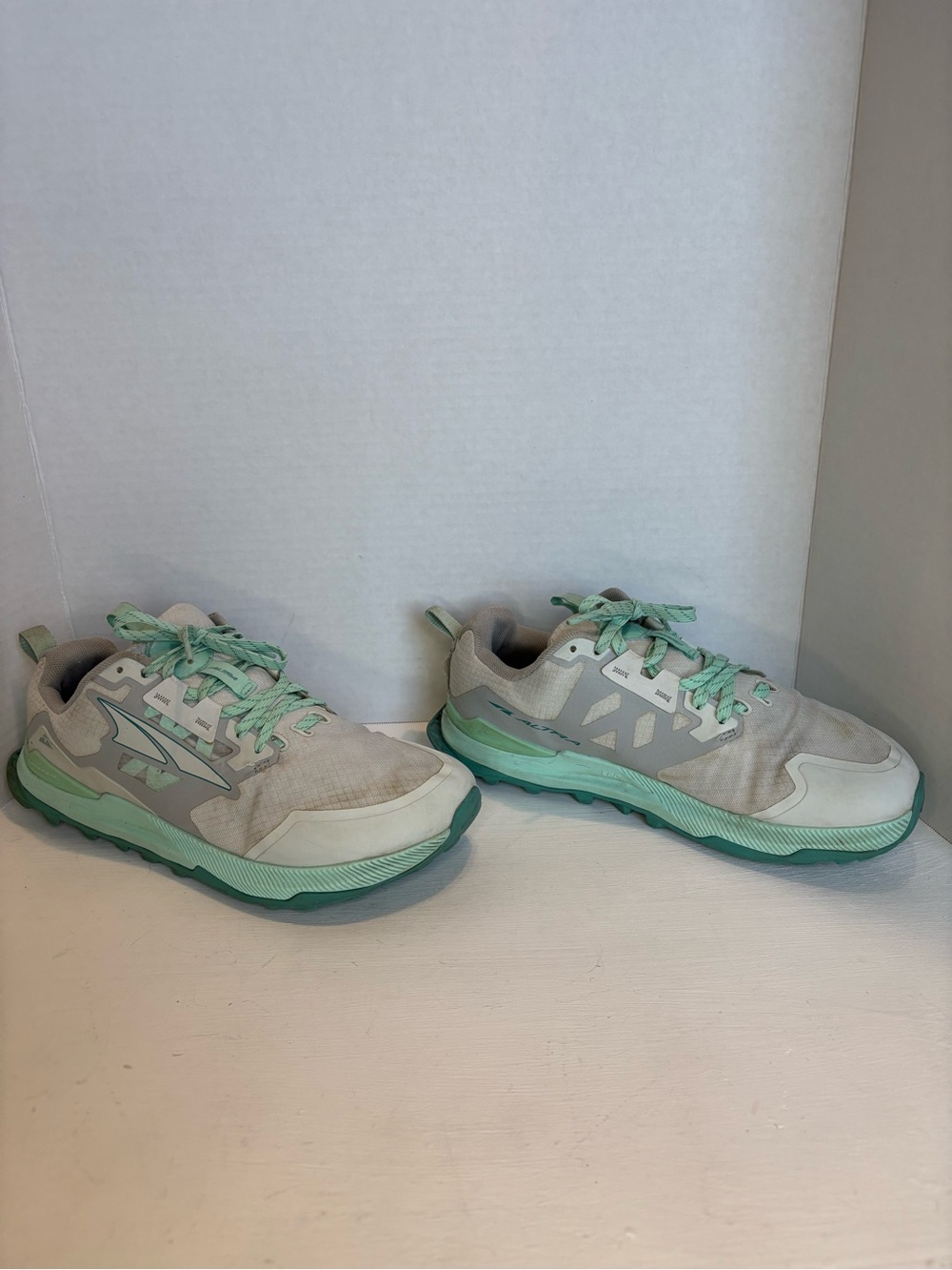 Altra Lone Peak Trail Running Shoes size 9
